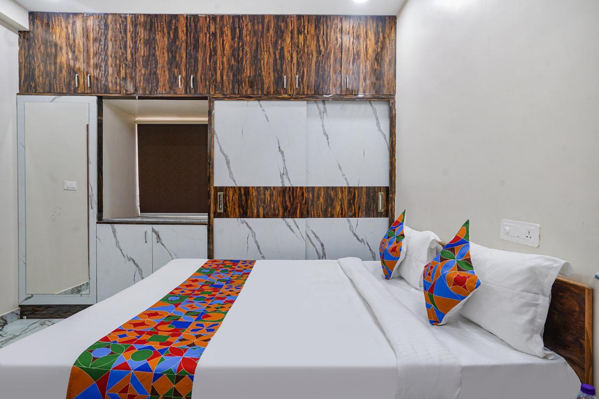 Fabhotel Perams Grand Inn - Hitech City Гайдарабад Екстер'єр фото
