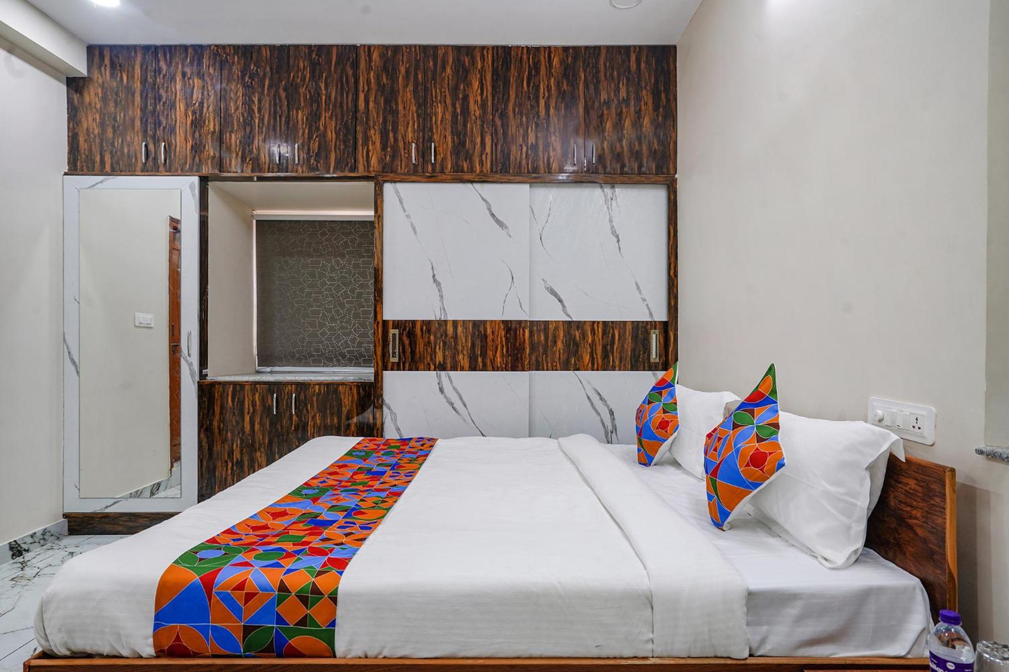 Fabhotel Perams Grand Inn - Hitech City Гайдарабад Екстер'єр фото